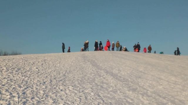Simonaitytės kalnas в воскресенье. Клайпеда. Литва смотреть онлайн