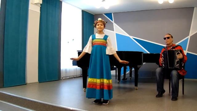 Мурзаева Арина. Плясовая песня "Ах, улица, улица широкая". ДМШ № 7 смотреть онлайн