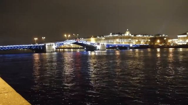 Разведение Дворцового моста. Санкт-Петербург. 17.11.19. смотреть онлайн