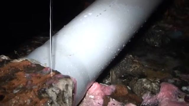 Плохо пахнет. Жильцы 45 дома по улице Энгельса просят спасти их подвал смотреть онлайн