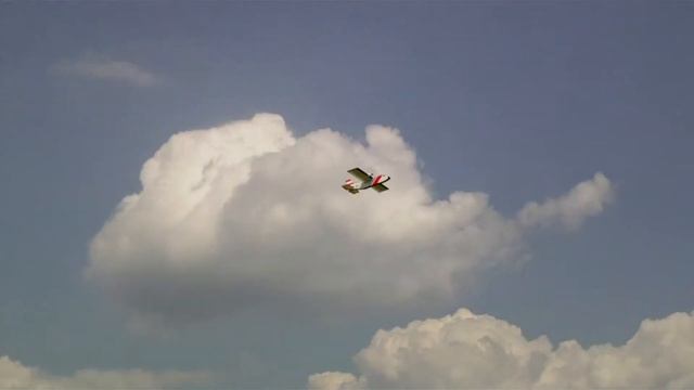 Twin Motor RC Plane first flight. (KFm3 wing profile). August 3, 2011 смотреть онлайн