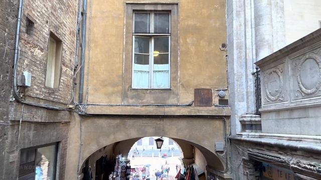 A walking tour of Siena, Italy: Discovering its landmarks, architecture and charming side streets ? смотреть онлайн