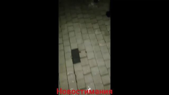 В Калининграде в больнице на улице Летняя, детей водили на ЭКГ через затопленный водой подвал. смотреть онлайн