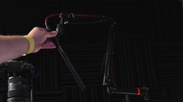 Making a Tiny Room Into a Full YouTube Studio смотреть онлайн