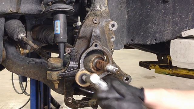 Ford Explorer 4X4 Front Hub & Bearing Repair смотреть онлайн