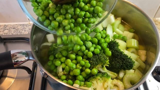 Broccoli And Celery Soup! Tasty, Delicious And Easy!