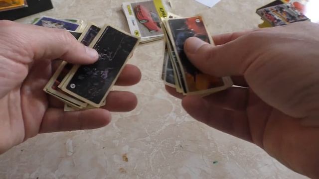 Развлечения школоты 90-х. Вкладыши от жвачек, марки и как в них играли. смотреть онлайн