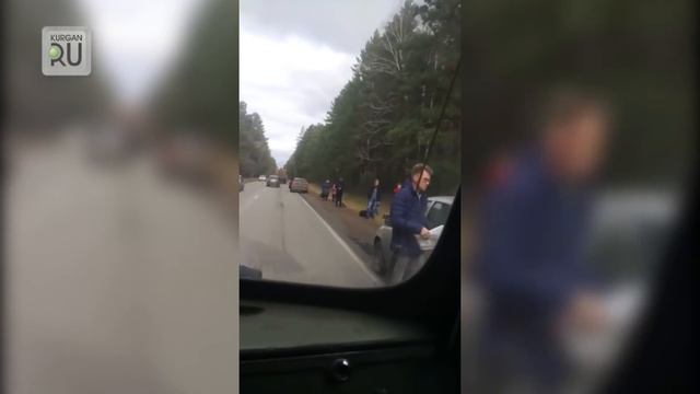 На трассе под Курганом сгорел пассажирский автобус смотреть онлайн