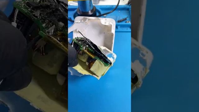 Cambio de cable de cargado mac смотреть онлайн