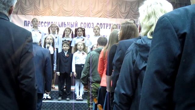 Хор ДОШ № 20 "Солнечное детство" - Счастливый май, Не отнимайте солнце у детей смотреть онлайн