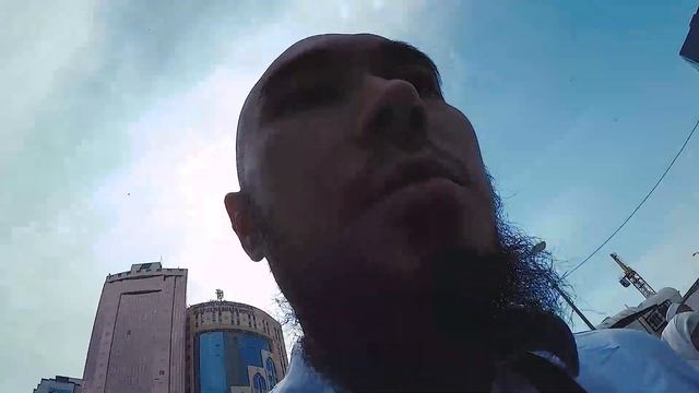 Первый день в Мекке. Иду в аль-Харам из гостиницы. Новые впечатления. Интересные наблюдения. смотреть онлайн