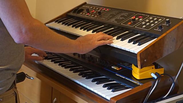 Sequential Circuits Six Trak arp synced to Korg DDD-1 (plus Juno 6) смотреть онлайн