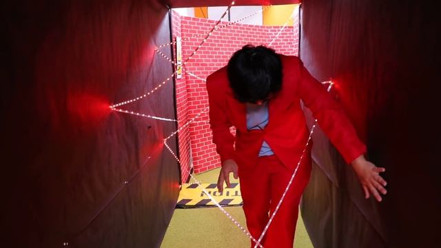 Super Spy like Ryan! Ryan's Daddy gets Magic Lamp in Box Fort Maze смотреть онлайн