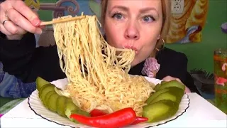Мукбанг острая Тайская лапша. Русский мукбанг. Еда на камеру. смотреть онлайн