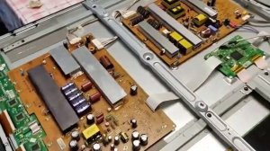 lg 50PJ650r не включается, красные точки, искажение цветов, яркий засвет экрана при включение.