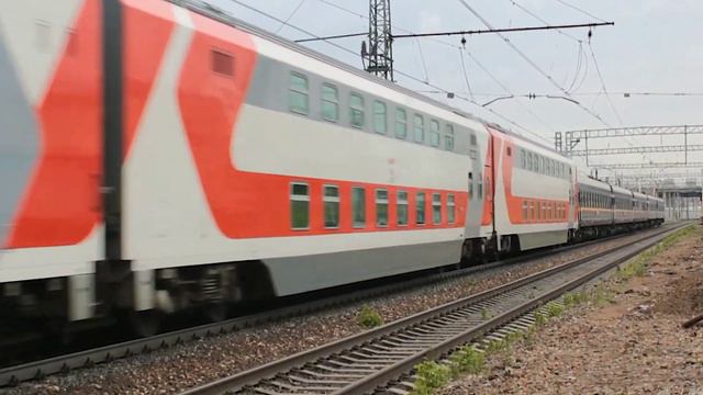 Электровоз ЭП2К-175 с поездом №160В Москва- Петрозаводск/Рускеала. смотреть онлайн