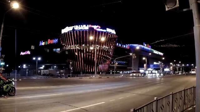 ТРЦ "МегаГРИНН" с перекрестка ночью смотреть онлайн