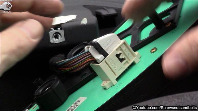 Speedometer Cluster Removal - Peugeot 206 смотреть онлайн