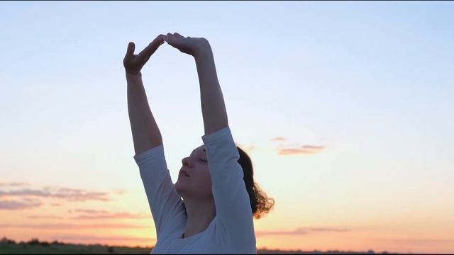 Зоя Лигвинская - АРТ-Цигун. Практика, медитация, движение. смотреть онлайн