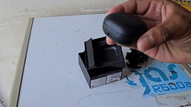 Unboxing Samsung Galaxy Buds 2 Pro by YoeunSeyha смотреть онлайн