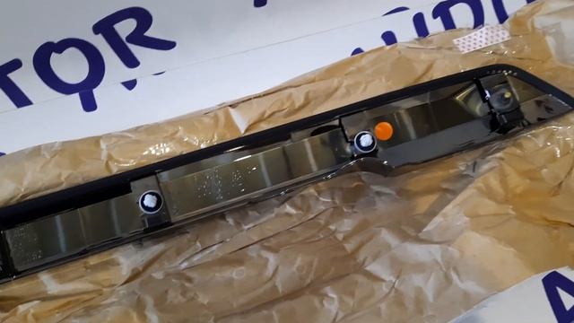 МОЛДИНГ ФОНАРЯ   BLACK  VISION  для  LEXUS  LX450  2015---