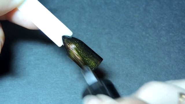 Топ с эффектом «Кошачий глаз» от Patrisa Nail смотреть онлайн