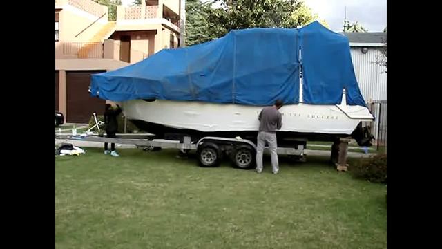 Colocación de vinilo en la banda de un barco смотреть онлайн