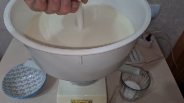 НАСТОЯЩИЕ СЛИВКИ ИЗ МОЛОКА В ДОМАШНИХ УСЛОВИЯХ! смотреть онлайн