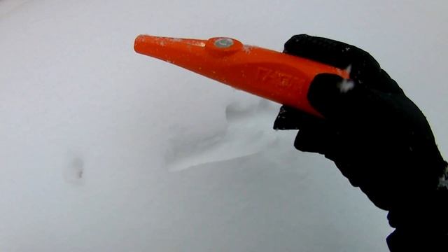 Самодельный подводный пинпоинтер ГНОМ с автоматическим отключением питания. Тестирую в снегу:) смотреть онлайн