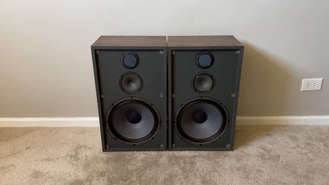 Omega 300 3 Way Home Floor Standing Vintage Speakers смотреть онлайн
