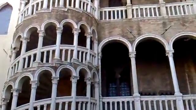 Scala Contarini del Bovolo a Venezia смотреть онлайн
