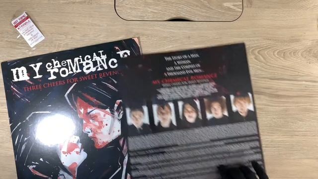 My Chemical Romance Three Cheers for Sweet Revenge Vinyl (Clear & Red Splattered) смотреть онлайн