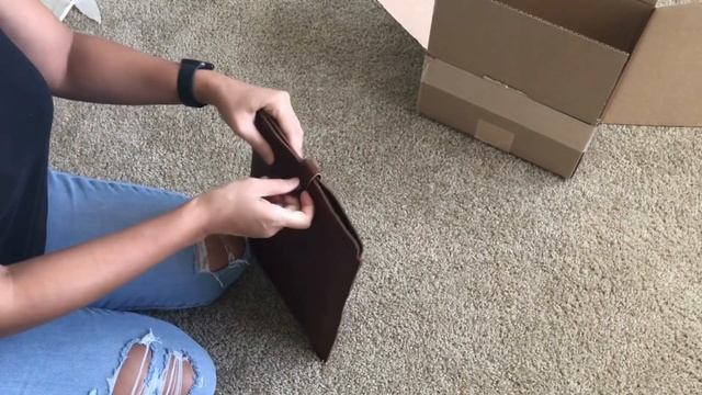 Unboxing her Portland Leather Goods, Leather Laptop Sleeve - Perfect for Macbook Pro смотреть онлайн