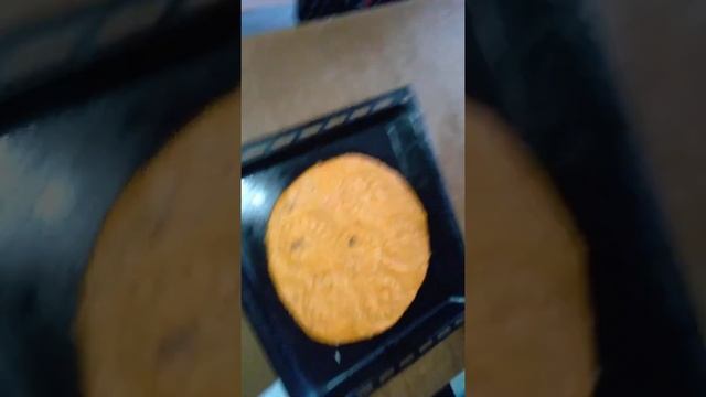Харазмский хлеб пол килограмм мука, растителний масла, лук ,соль,вода,дрожи, смотреть онлайн