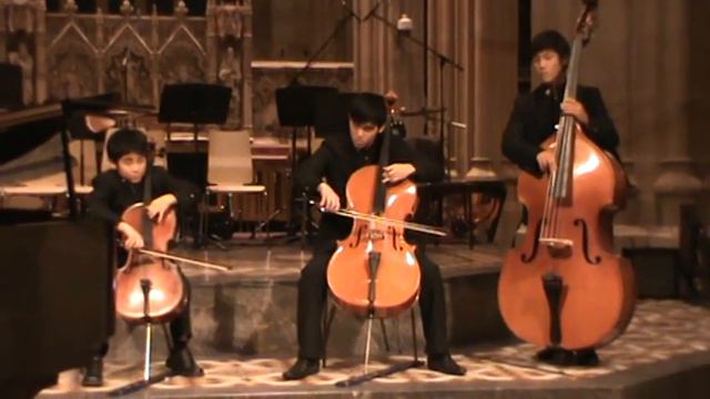 Cello Amigos play Libertango by Astor Piazolla смотреть онлайн