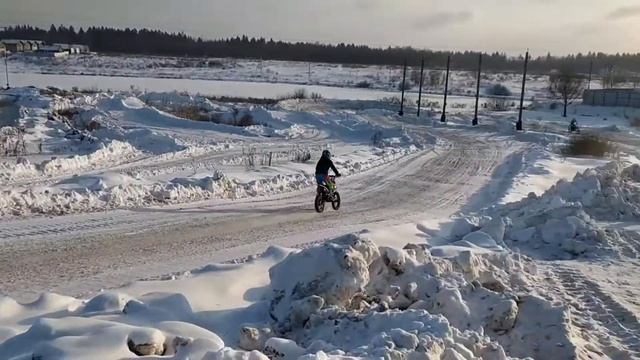 Школа мотокросса ZRT Тренировки в мотокомплексе Кутузовский редут смотреть онлайн