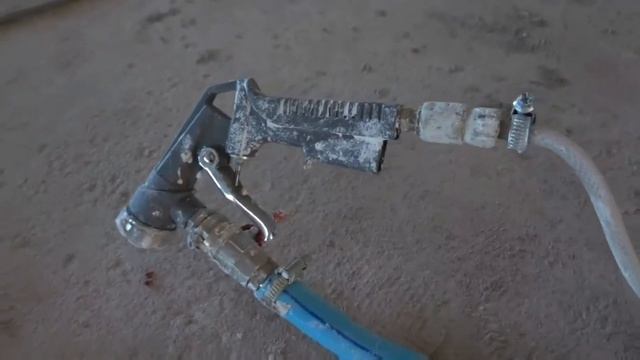 Быстрое нанесение гипсовой шпаклевки шнековым аппаратом. смотреть онлайн