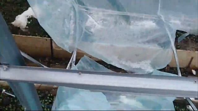 ТЕПЛИЦА ПРОТИВ СНЕГОПАДА, . GREENHOUSE PLUS SNOWFALL, смотреть онлайн