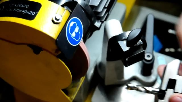 Заточка сверл для точечной сварки на станках в ООО "Каиндл-Техник" смотреть онлайн