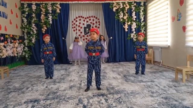 Три девицы под окном! смотреть онлайн