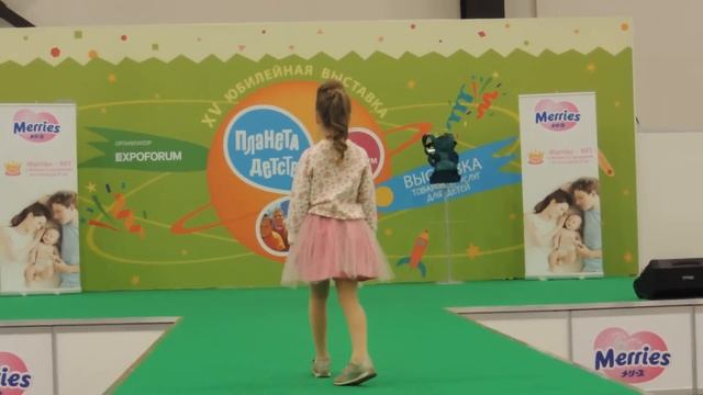 Показ новой коллекции авторской детской одежды Maluma на фестивале "Планета Детства" 25.03.2016г смотреть онлайн