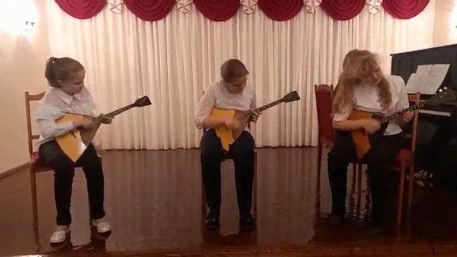 Гладышева Татьяна, Белякова Ангелина, Жувайкина Екатерина - "Дорога на Карачев", Е.Дербенко смотреть онлайн