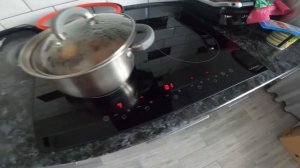 ОЧЕНЬ ВКУСНЫЙ САЛАТ С СУХАРИКАМИ, КОЛБАСОЙ И ПОМИДОРАМИ/СЕРЫЙ НА КУХНЕ