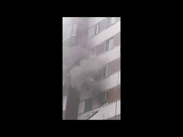 В Сосногорске с пятого этажа спасли мужчину смотреть онлайн