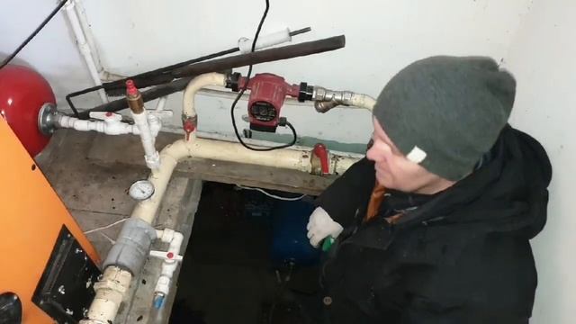 Расширительный бак отопления. Давление, правильный монтаж. смотреть онлайн