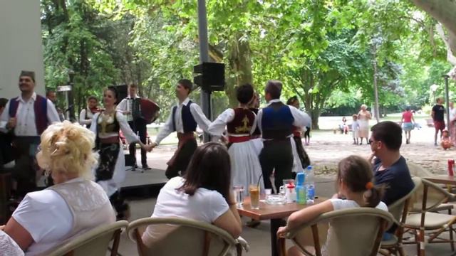 Serbian folk dance – Topcider park, Belgrade смотреть онлайн