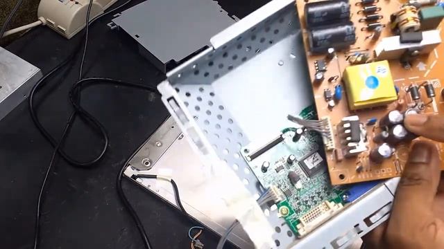 Monitor LG W2252 liga e Desliga em Segundos смотреть онлайн