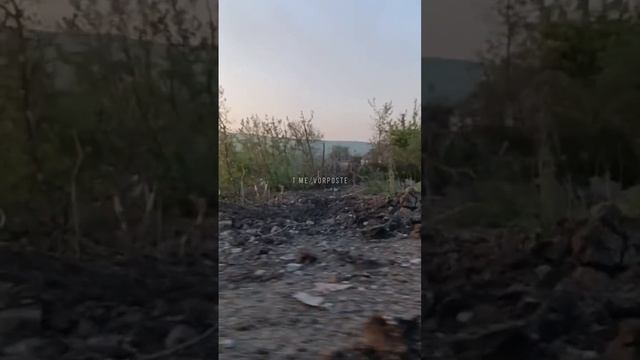 Дорога из Бахмута, куча разбитой техники ВСУ. смотреть онлайн