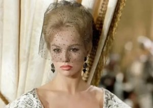 23 актрисы в образе Миледи. Выбираем лучшую