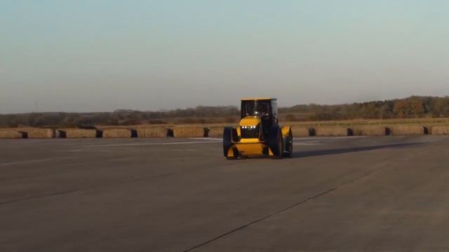 World's Fastest Tractor / Самый быстрый трактор в мире